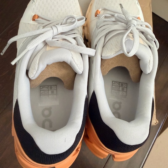 On Running Cloudflyer 4 White | Copper Athletic Shoes Size W8 (New with Box) - Picture 6 of 8